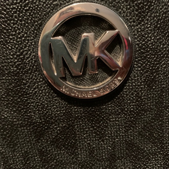 Michael Kors Chain Shoulder Bag - Picture 2 of 7